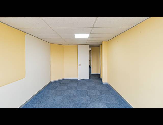 235M² OFFICE TO LET IN FERNDALE